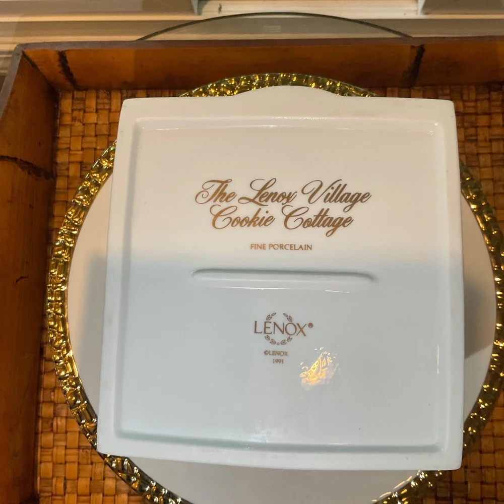 LENOX 1991 The Village Cookie Jar Canister Yellow Fine Porcelain - Beautiful!